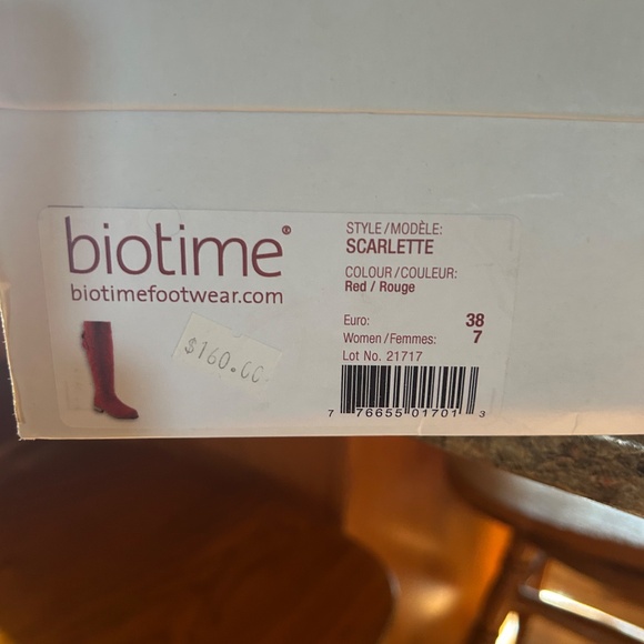 Red Leather Genuine Sheepskin Boots - Picture 5 of 6